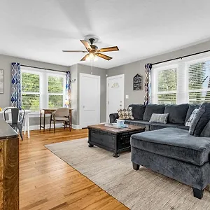  Holiday home Oasis! Free Laundry & Parking Near Disney!